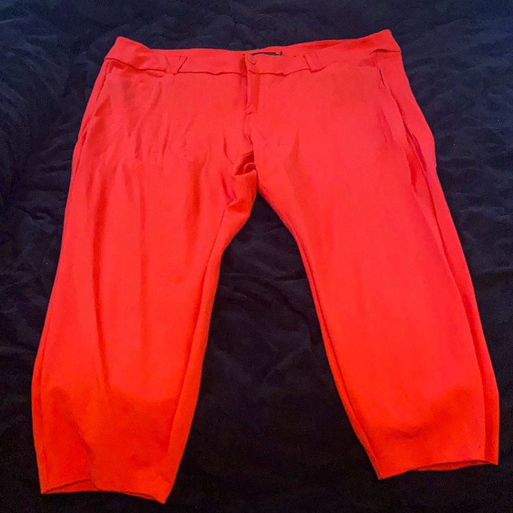 Red Capris